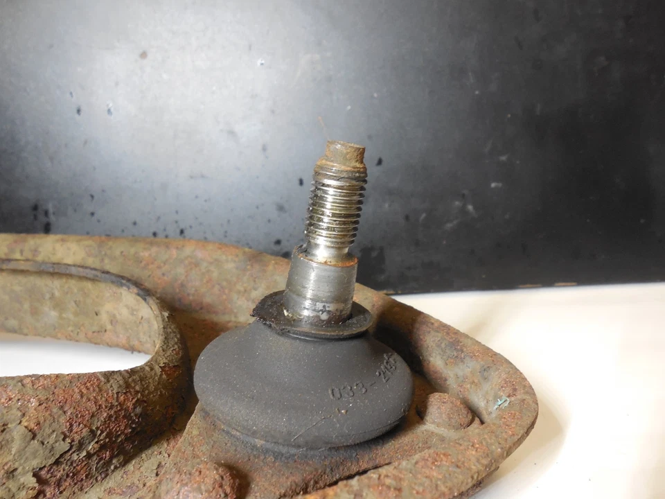 Brazo de control superior delantero derecho 72-89 mercedes-benz r107 450sl 380sl 560sl Foto 4 de 4