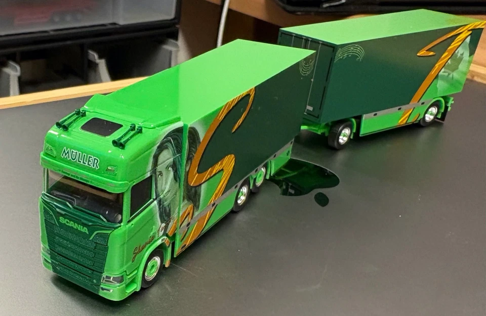 Herpa Müller Ermensee Shania Twain Scania CS 20 961318 - Bild 4 von 4