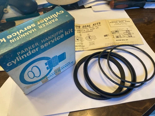 Parker PK4002A001 4” Cylinder Seal Kit 4" BORE PACK- BUNA N