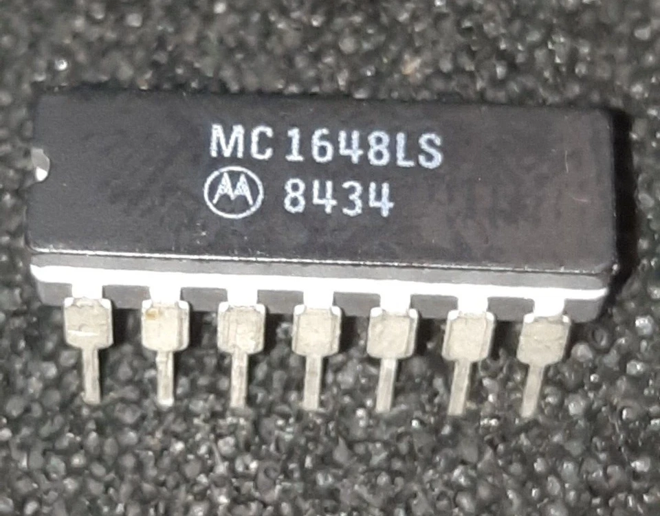 1x  MC1648L - DIC14 - Voltage Controlled Oscillator - MOTOROLA  ( NOS ) MC1648LS - Bild 1 von 1