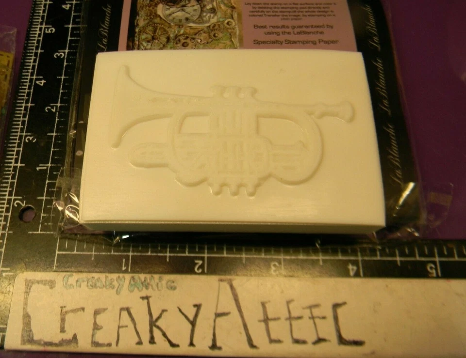 INSTRUMENTO MUSICAL DE LATÃO CHIFRE 1 CARIMBOS DE BORRACHA DE ESPUMA LABLANCHE #1390 CREAKYATTIC - Imagem 2 de 2