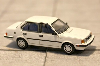 Brekina - PCX 870821 - Volvo 340 Limousine - weiß