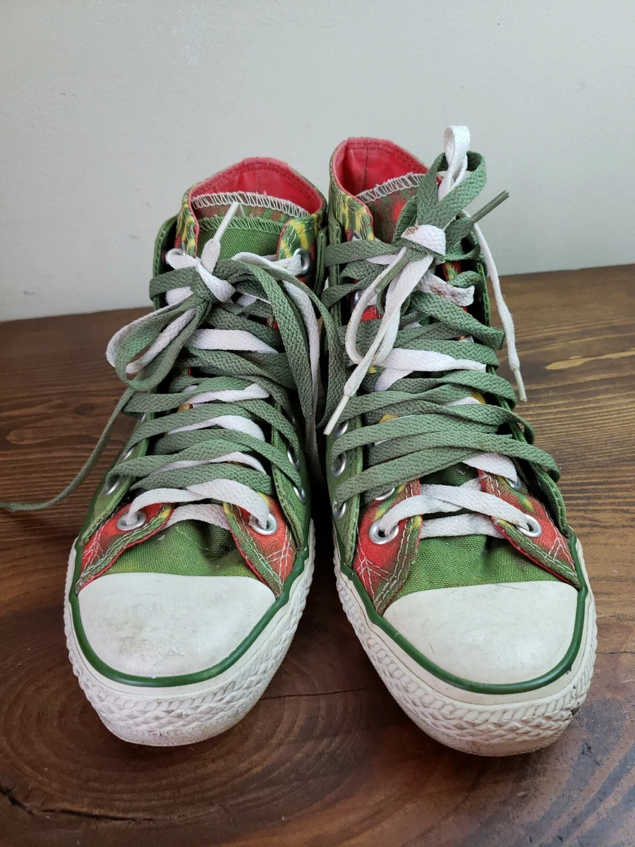 Green and red best sale converse