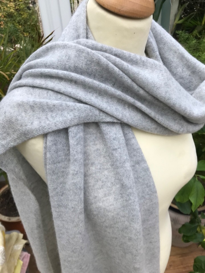 MARKS AND SPENCER LARGE CASHMERE SCARF. GREY. NEW WITH TAGS.RRP £79.00