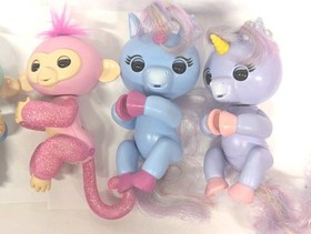 Fingerlings Pink Green Purple Glitter Monkey & Unicorns Lot