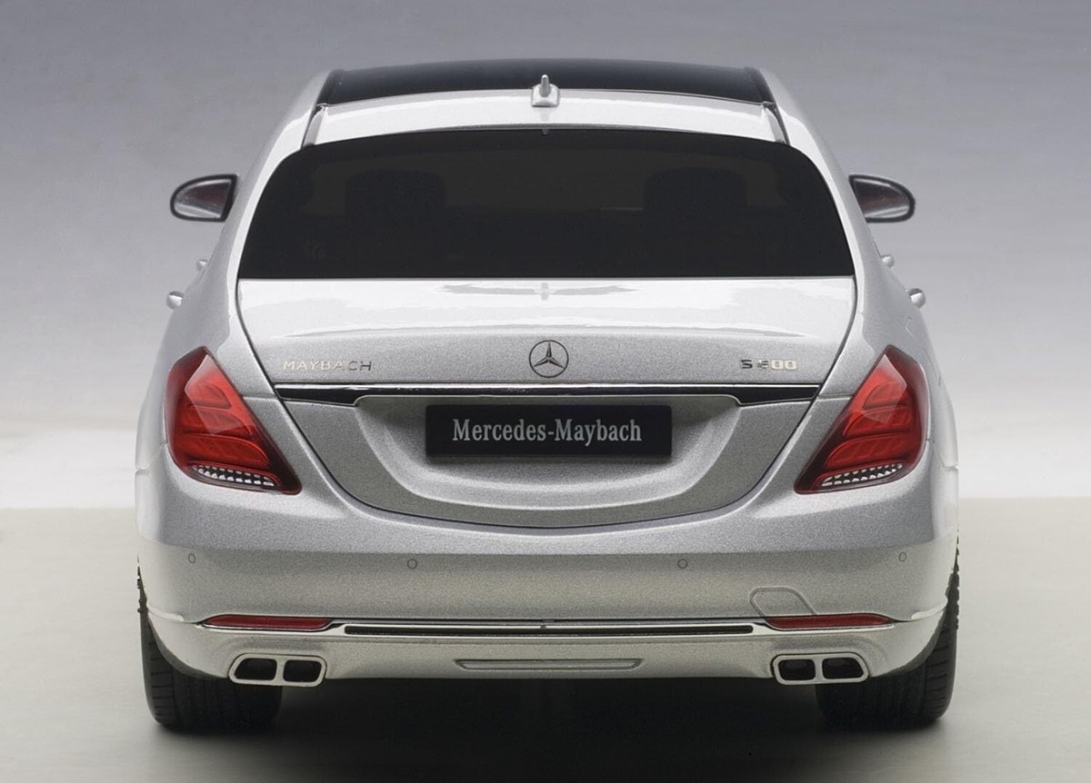 Finished Product AUTOart 1/18 Mercedes-Maybach S 600 Silver from
