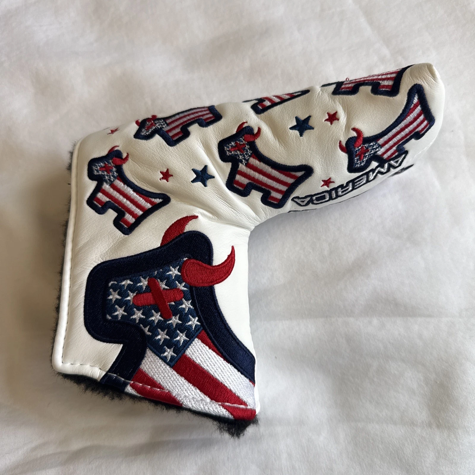 Scotty Cameron Custom Shop “USA Junk Yard Dogs” Blade Headcover