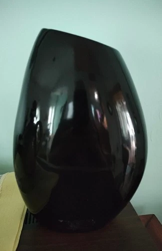 Haeger 9.5"-8.5" H X 6.5" W Black Glossy Vase Raindrop Oval Shape 4" Base