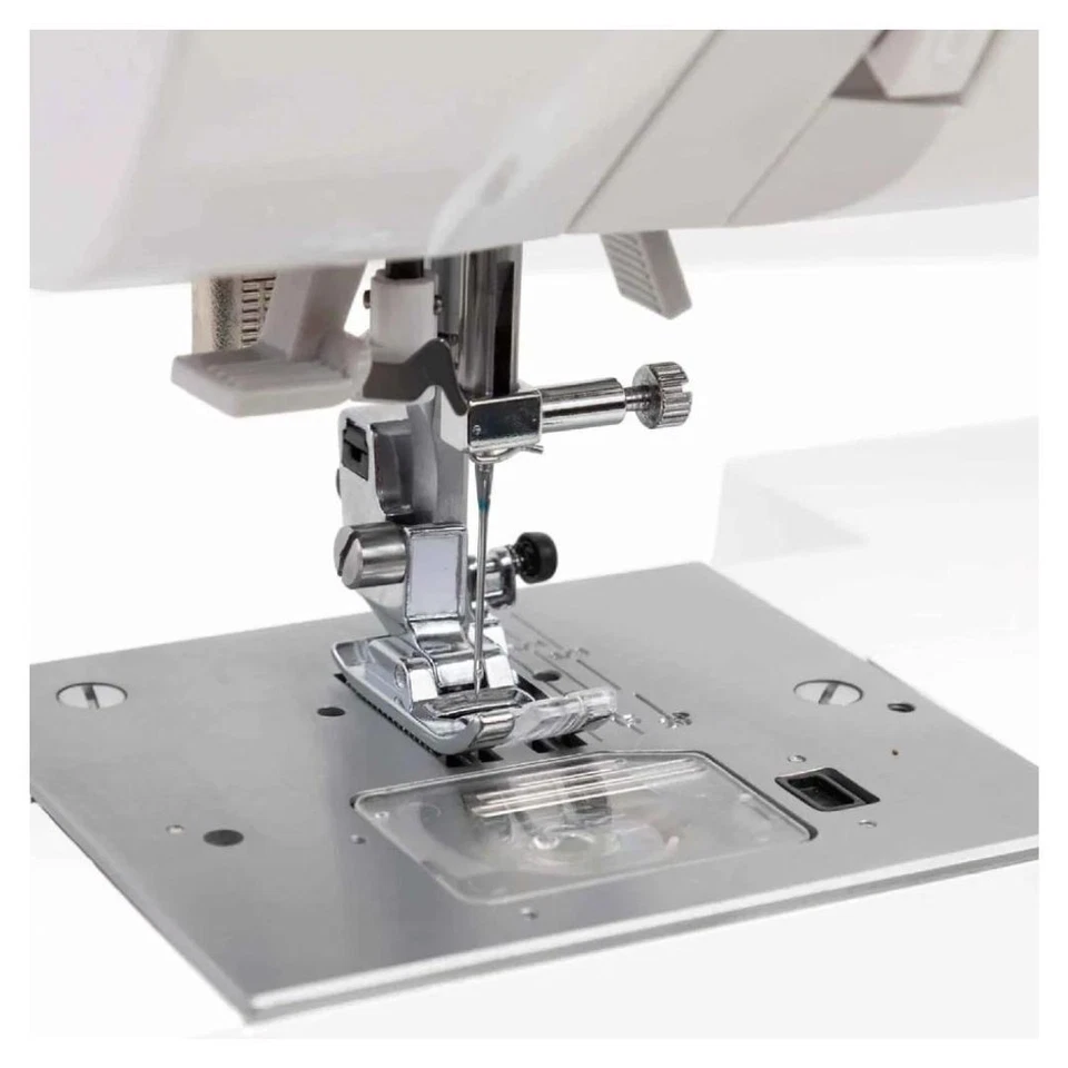 Singer C430 Computerized Sewing Machine with 13 One Step Buttonhole - Image 4 of 4