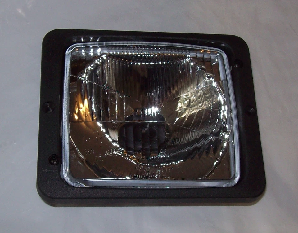 Scheinwerfer Scheinwerfereinsatz H4 für MB Trac Fendt IHC Case Schanzlin Holder  - Bild 2 von 2