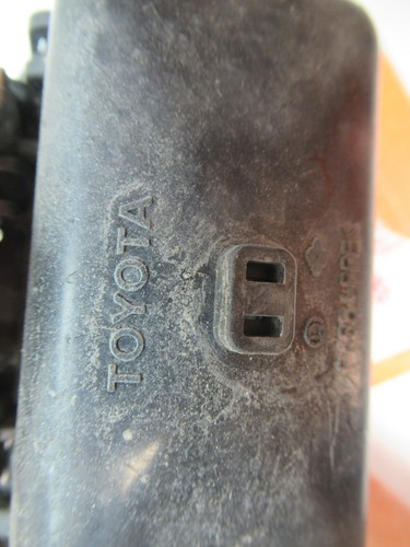 FUSE BOX BLOCK POWER RELAY 88263-21010 88263-32070 01 02 03 04 05 TOYOTA RAV4 - Picture 6 of 11