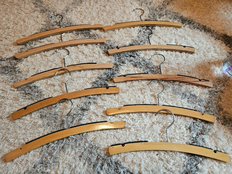 Set of 10 kids wooden hangers (tops)