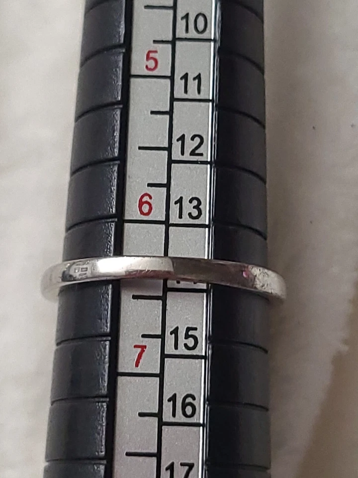 Silvertone Ring, Size 6.5, Purple and White Rhinestones, Elegant Vintage Jewelry - Image 4 of 4