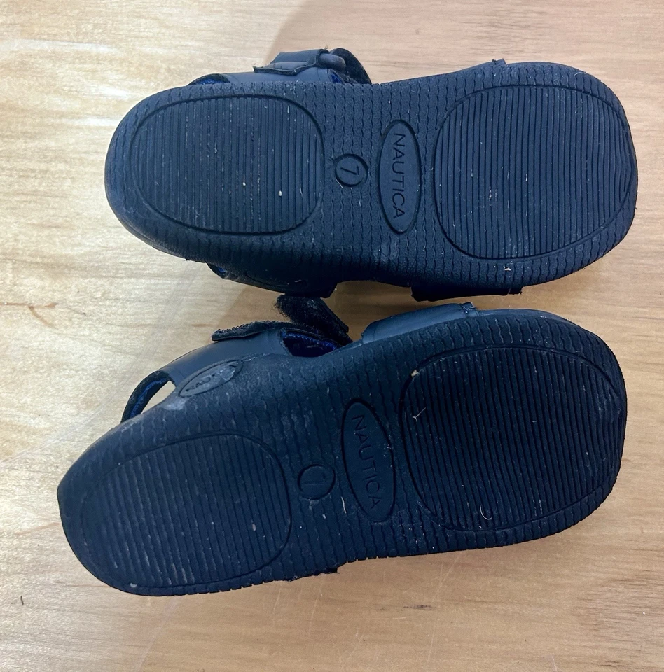 Сандалии для воды с закрытым носком для малышей Nautica Pearl 3 черные размер 7 - Изображение 3 из 3