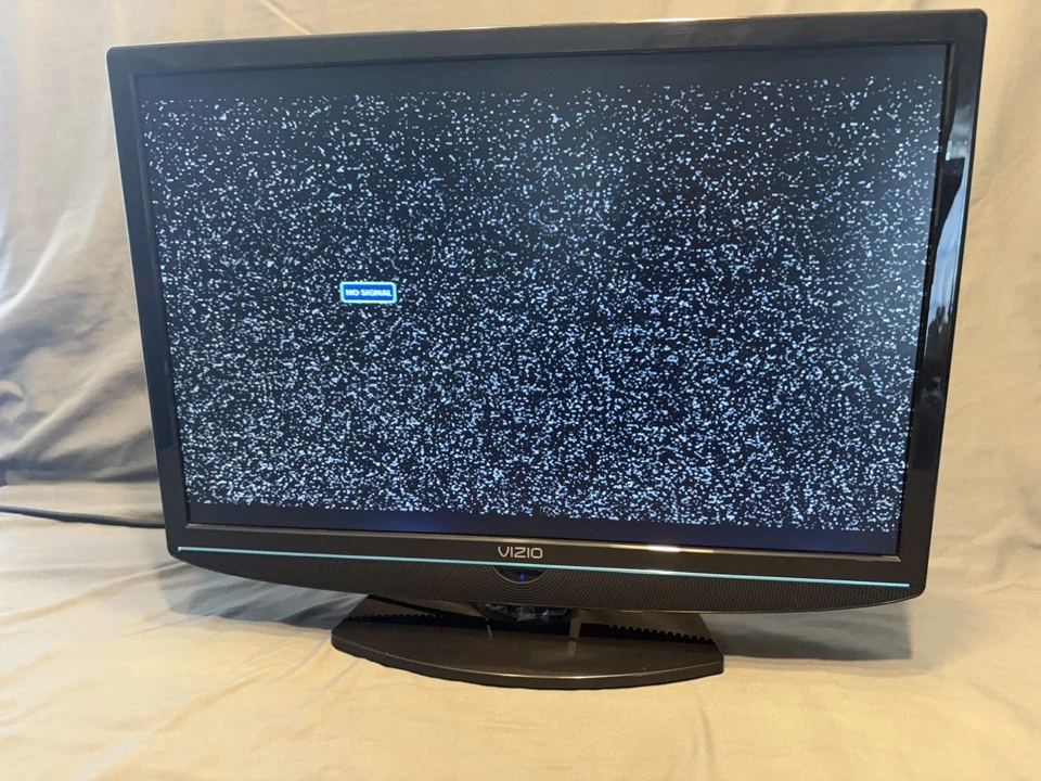 Vizio VW22LHDTV10T 22" 21.6" HD TV Black Television Monitor Tested W/Remote - Image 3 of 4