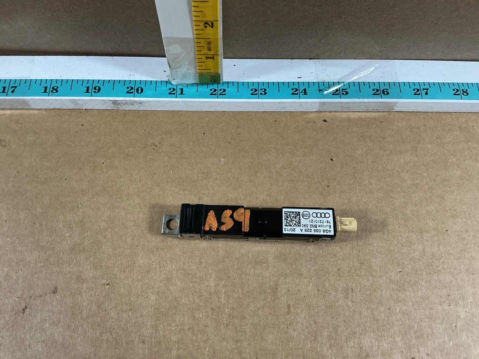 2012-2018 Audi A7 Quattro Amplifier Left Lower Antenna Booster Module OEM - Image 2 of 4