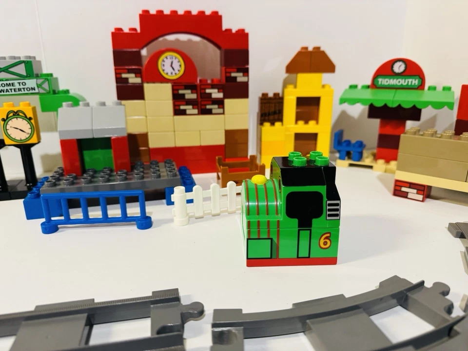 Lote misto enorme Lego Duplo Thomas & Friends + tijolos de etiquetas de trilhas de trem - Imagem 4 de 4