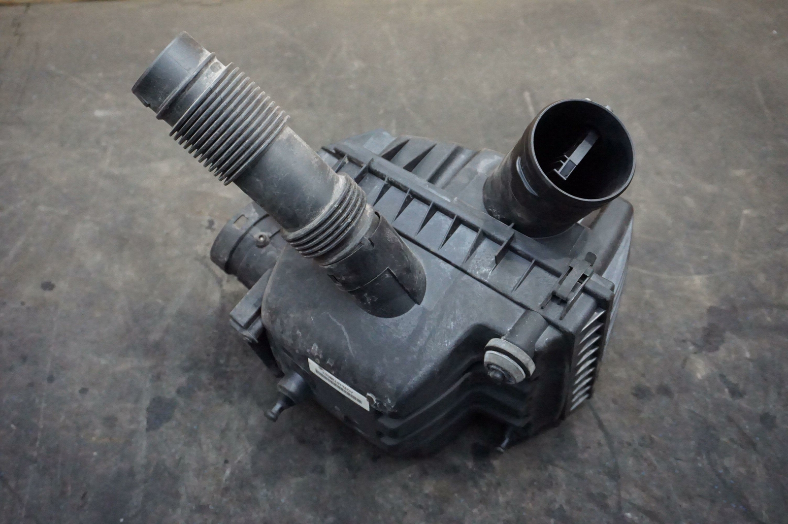 Air Cleaner Filter Box Flow Sensor MAF MAP 13717640728 OEM BMW i8 2014-19