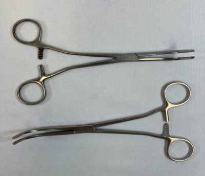 Pair of V. Mueller SU-10596 Bevan Gall Bladder Forceps 8'' Abdominal Surgery