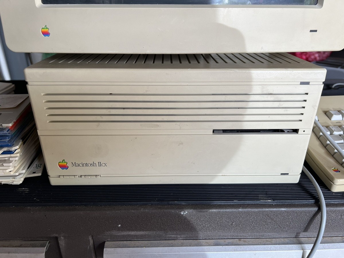Apple MacIntosh IIcx - Vintage Desktop Computer - Parts / Repair