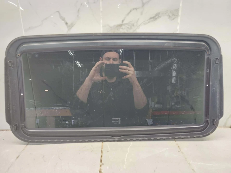 2008 VOLVO C30 T5 SUNROOF ROOF GLASS #005079 - Image 4 of 4