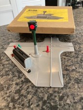 SCHUCO VARIANTO NOS FULLY WORKING TRAFFIC LIGHT NR. 3061 IN IT'S ORIGINAL BOX.