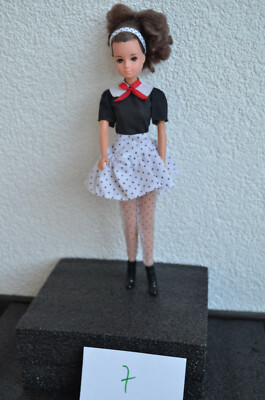 vintage PETRA betty Teen doll 90s brown hair brünette black white dress 7