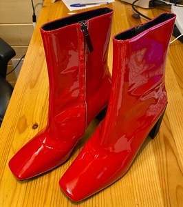 red boots size 3