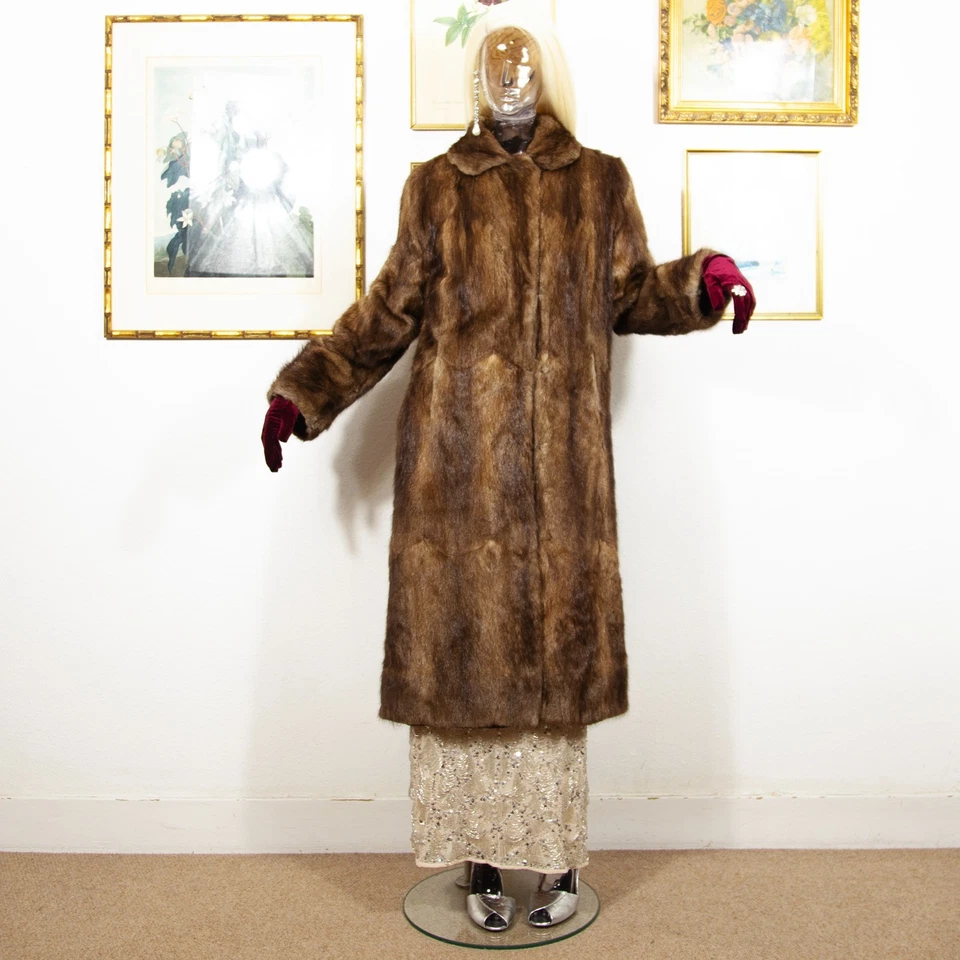 Vintage 1950s Brown Mink Fur Coat – Full-Length with Soft Collar Size UK 12 - Image 4 of 4