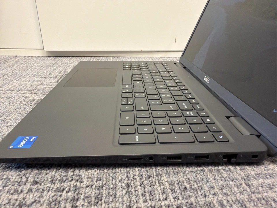 Dell Latitude 3520 · i5-1135G7 · 8GB · 512GB, photo 4 of 5