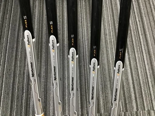 TaylorMade R11 Iron Set 5-9 5pc Flex Stiff Motore TM 65i Graphite - Image 2 of 4