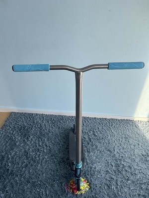 Striker Revus /Pandemonium II 460 Stunt Scooter Custom Build | Neuwertig Ständer