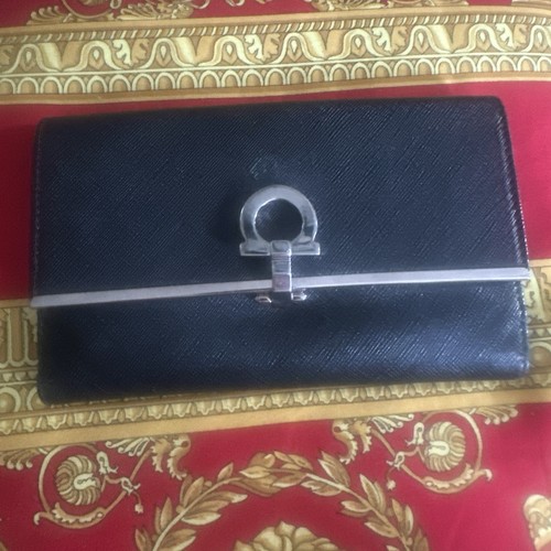Salvatore Ferragamo Gancini Icona Vitello Wallet EUC