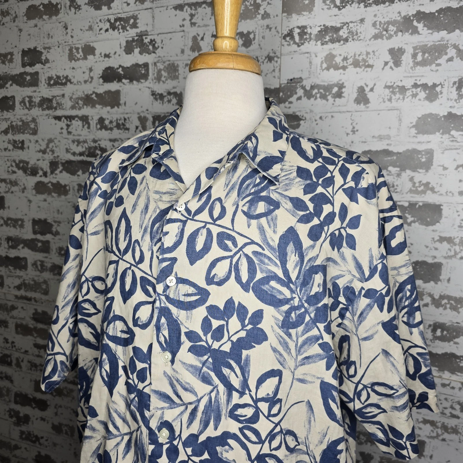 Eddie Bauer Shirt Mens XL 100% Linen Floral Summer Hawaiian Aloha Short Sleeve