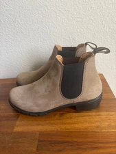 Blundstone Style #1974, Size US 6