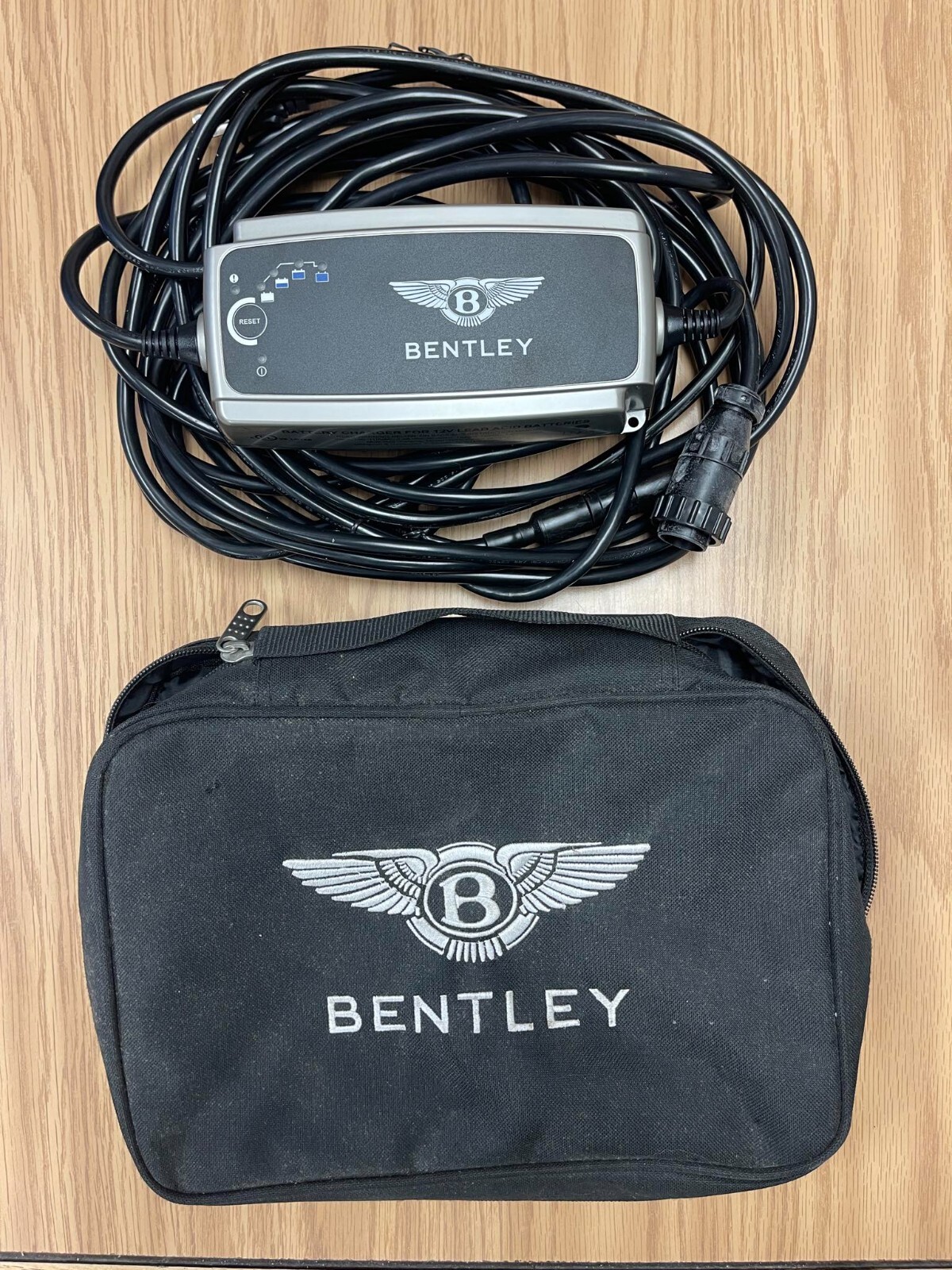 Bentley OEM Battery Charger / Maintainer / Tender DBBH04004472
