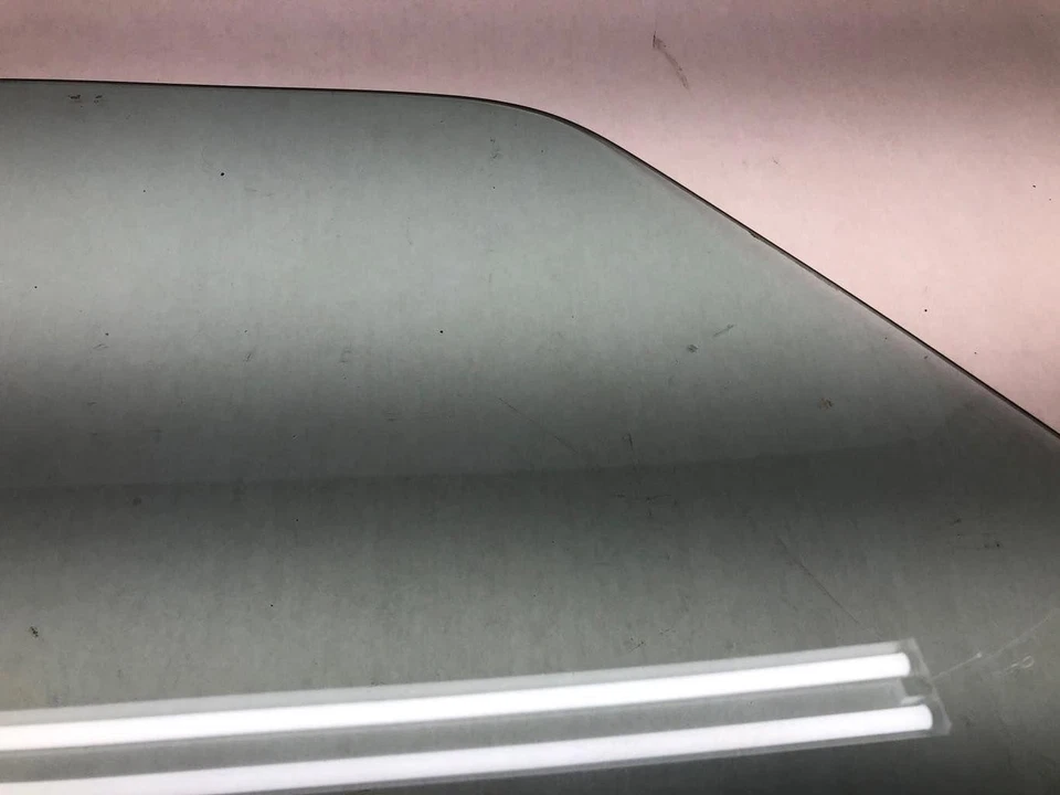 1977-1983 Mercedes Benz 240 W123 Front Right Passenger Side Door Glass Window OE - Image 3 of 4