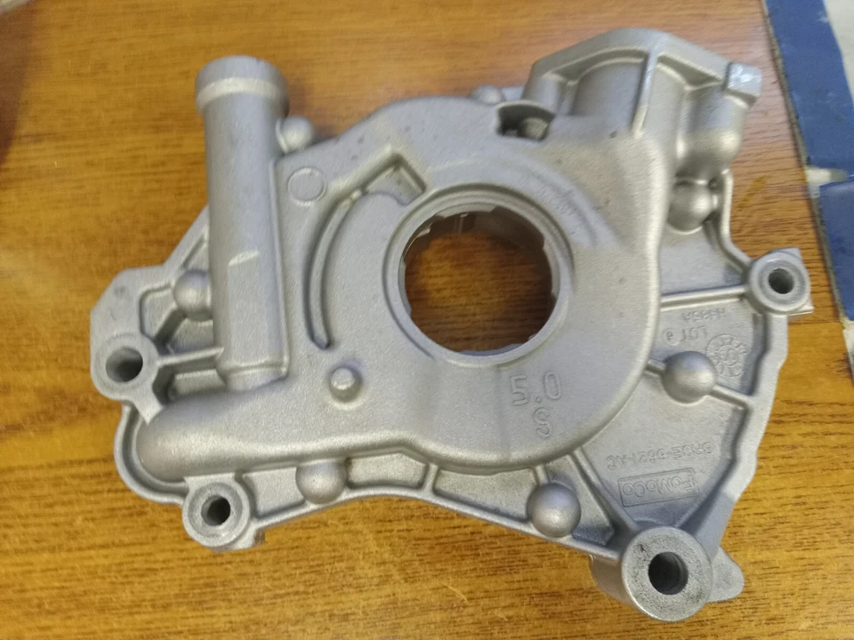 Bomba de aceite Ford Mustang F-150 2011-2017 5,0 L V8 BR3E-6621-AC FORD Foto 2 de 4