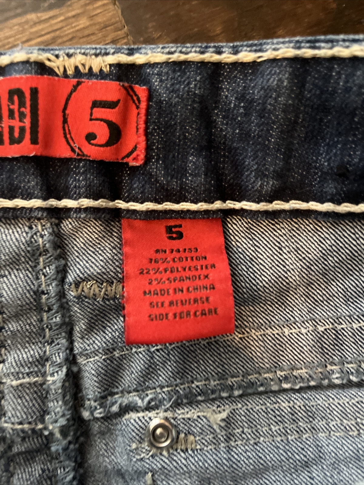 Zanadi Jeans Denim Jean Shorts Size 5 (29) Blue Embroidered Pockets - View 3