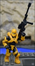 HALO MEGA BLOKS CONSTRUX AMARILLO UNSC CAZADOR ESPARTANO CON RIFLE DE FRANCOTIRADOR MINIFIGURA