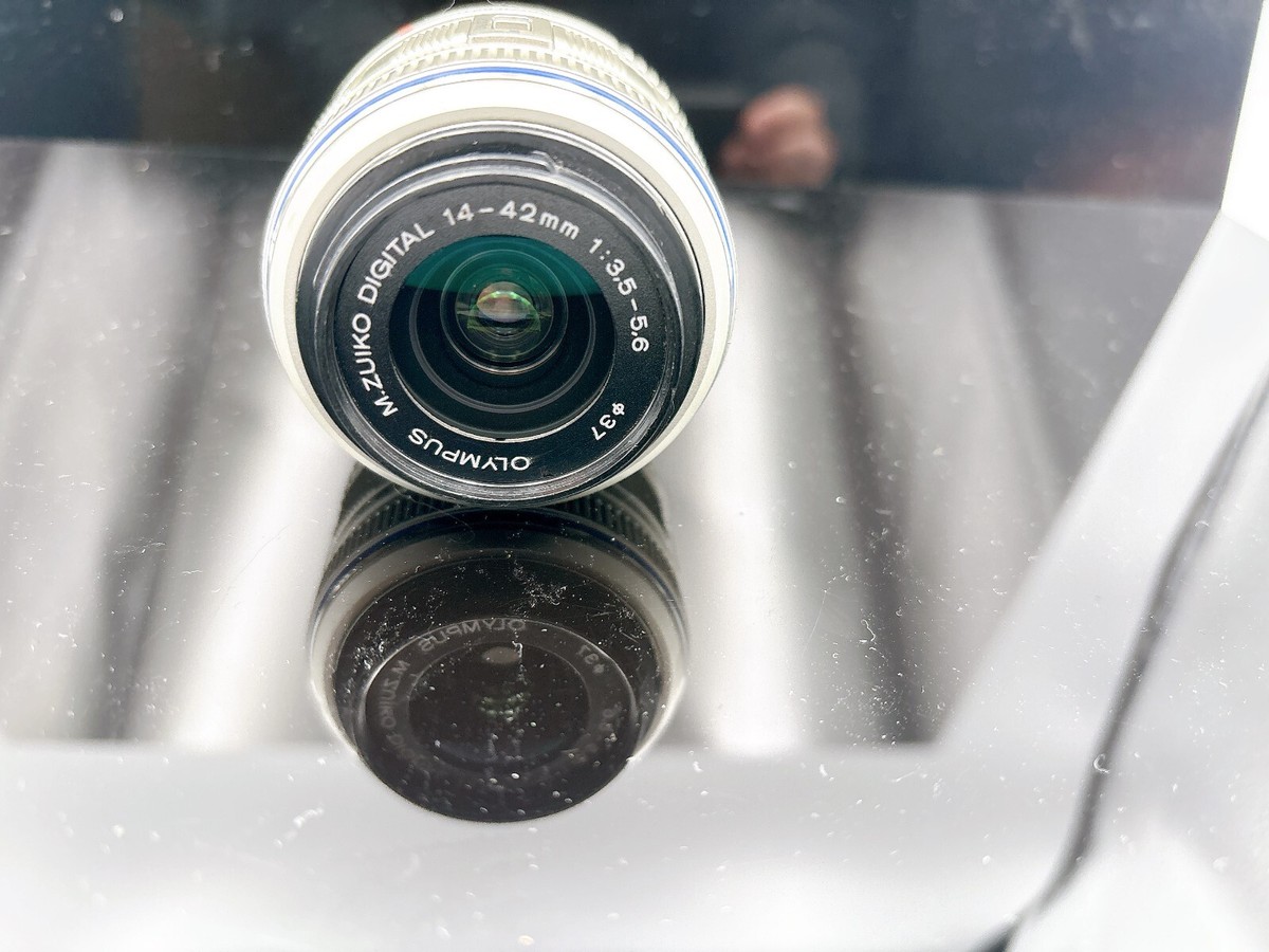 Olympus M.Zuiko II R MSC Silver Lens 0.25m/0.82ft Ø37 14-42mm 1