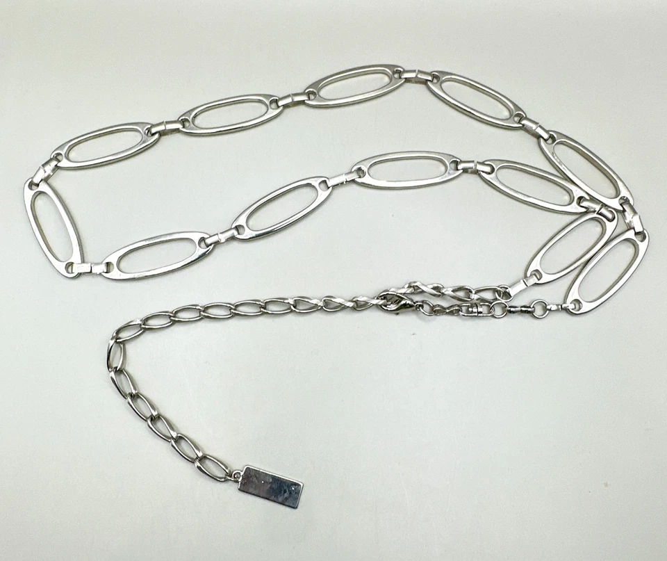 复古 Calvin Klein 椭圆形图案银色几何链腰带 均码 — 第 2/4 张图片