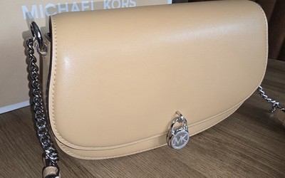 Original Michael Kors Schultertasche Mila medium aus Leder originalverpackt
