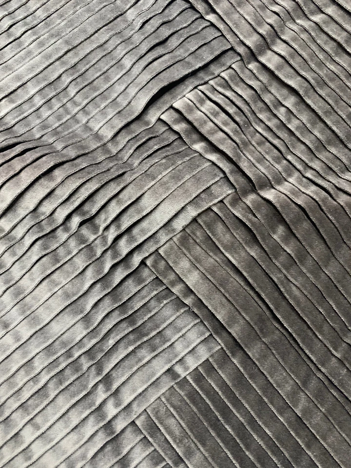 Restauración Hardware Escondido Algodón Terciopelo Chevron Sham Carbón Marrón 22" Cuadrado Foto 4 de 4