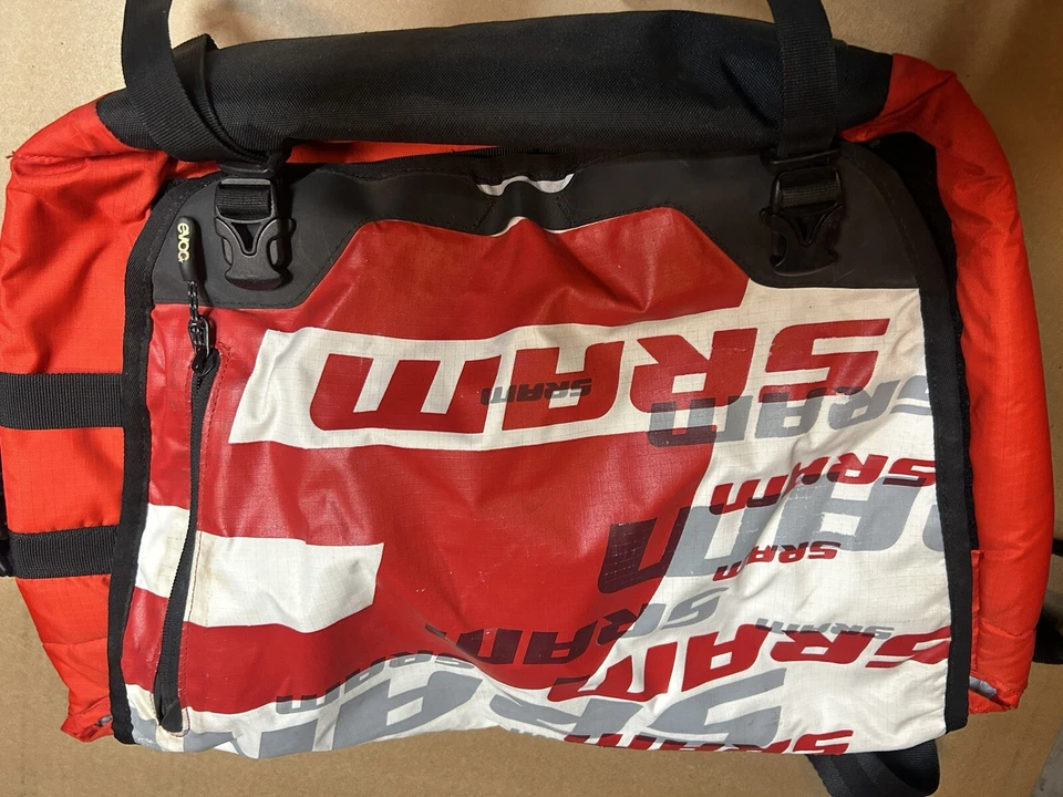 Bolso Mensajero Evoc SRAM Rojo Foto 3 de 4