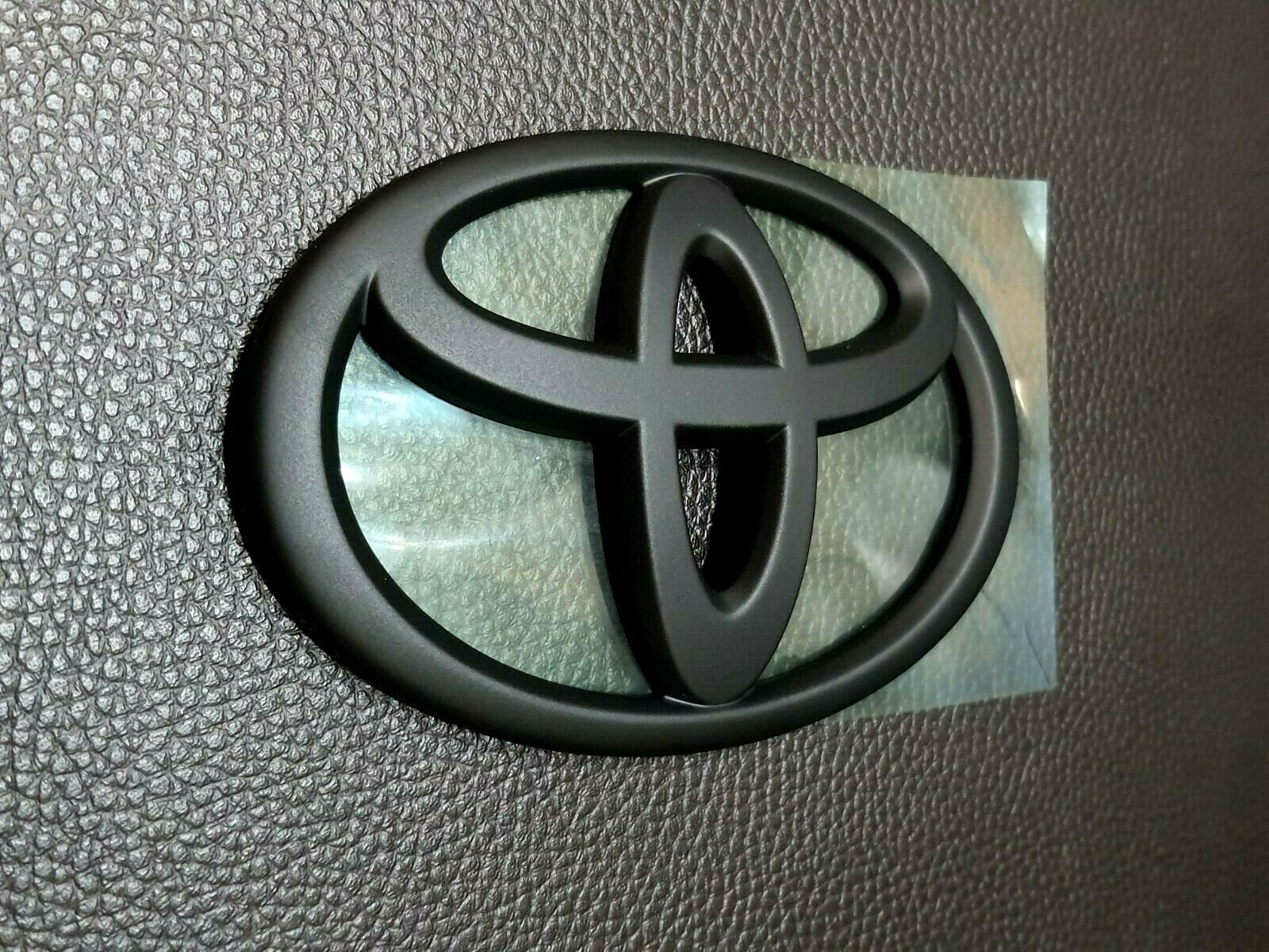 TOYOTA MATT BLACK 130MM LOGO EMBLEM BADGE FOR REAR TOYOTA YARIS 05-12 ...