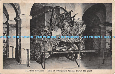 R3344873 St Pauls Cathedral Duke of Wellingtons Trauerwagen in der Gruft