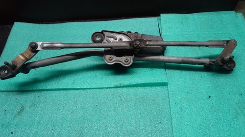 Ford Mondeo III Turnier 1.8 Wischermotor mit Gestänge vorne 1S71-17508-AD
