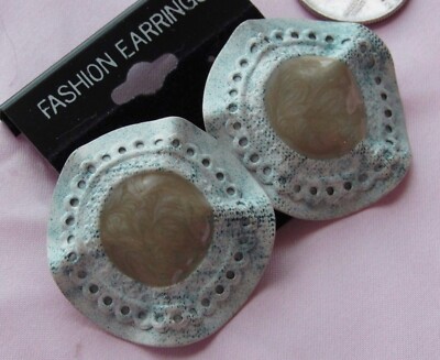 Vintage Round Rippled Grayish Blue & Tan Enamel Pierced Earrings P272