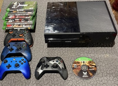 Microsoft Xbox One 500GB Black Console Bundle With 4 Controllers and  6 Games!